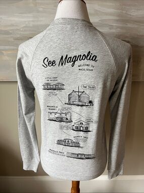 Magnolia gray ”See Magnolia” graphic crewneck sweatshirt